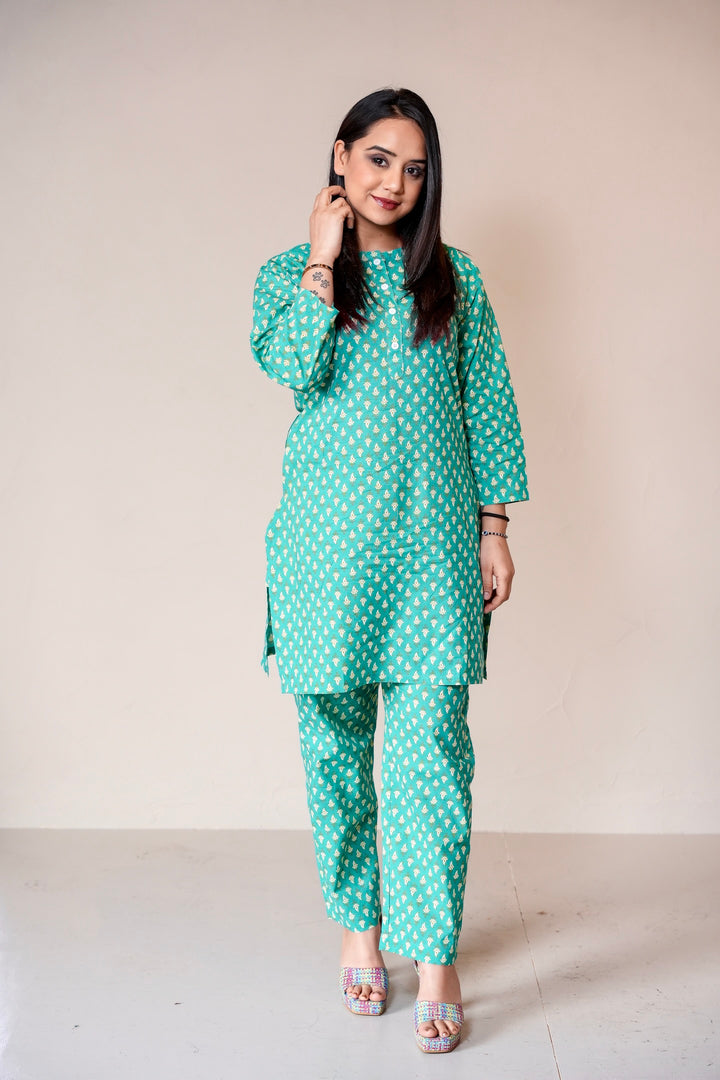 Mandakani | Kurta Pajama |  Jhapki.