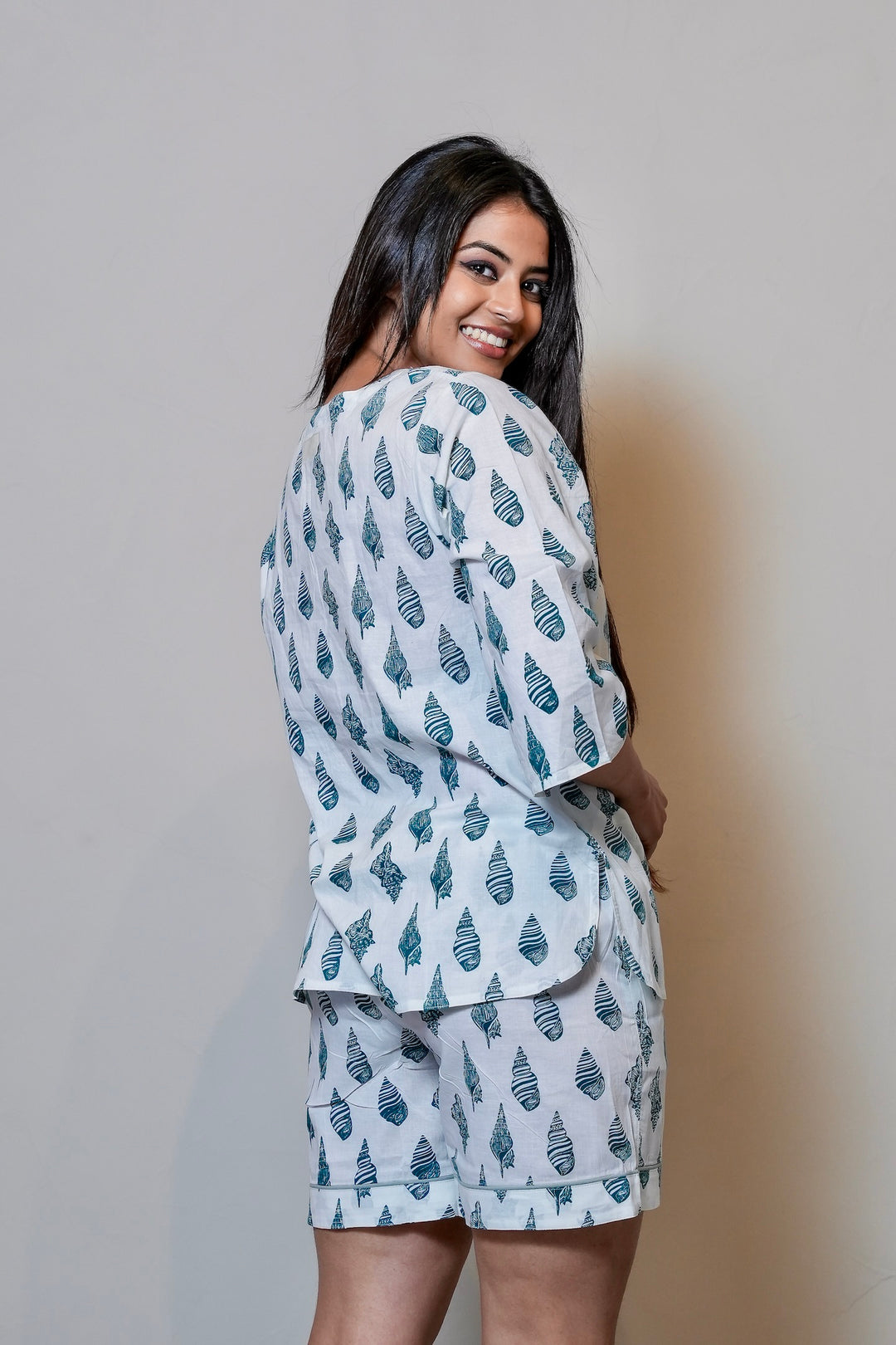 Meina | Top with Short |  Jhapki.
